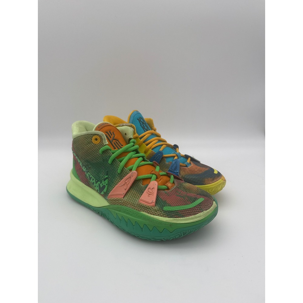 Size 7.5 Kyrie 7 "Air and Earth" x Sneaker room DO5360-901